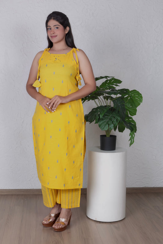 Sleeveless Tassel-Detail Kurta Set - Yellow