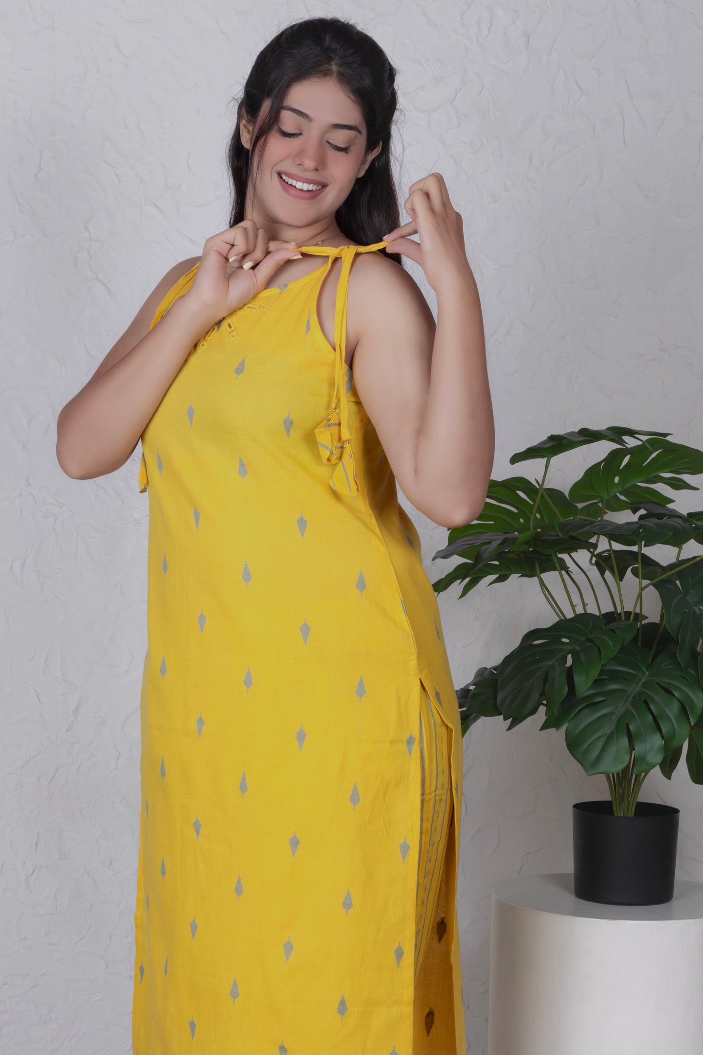 Sleeveless Tassel-Detail Kurta Set - Yellow